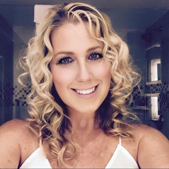 Posh Ambassador - Quick Shipping - Daily Listings - Picture 2 of 2